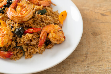 shrimps fried rice with herbs and spices