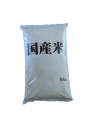 袋入り国産米(10 kg)のシンプルな商品写真素材です。透明や無地のパッケージに入った白米を撮影し、安心・安全な日本産米のイメージを表現しています。業務用や販売用、食品パッケージのイメージカットとしても利用可能で、新鮮な国産米の魅力を伝える素材です。透明背景。