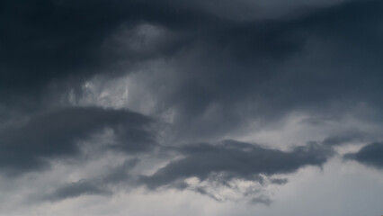 Temps orageux et cumulonimbus