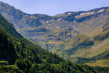 Fototapeta premium The Carpathian Mountains in Romania are a majestic mountain range, rich in wildlife, forests, and breathtaking landscapes.