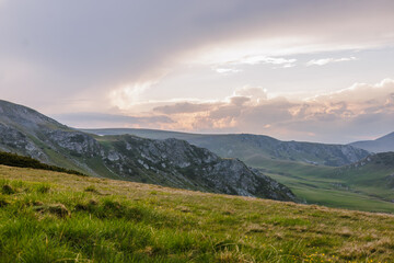 Naklejka premium The Carpathian Mountains in Romania are a majestic mountain range, rich in wildlife, forests, and breathtaking landscapes.