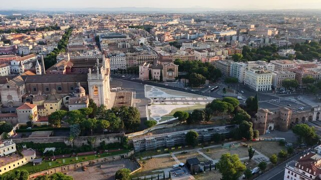 Piazza San Giovanni in Laterano, Roma, Italia.
Vista aerea della piazza ristrutturata per il Giubileo 2025. 
