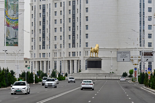 Wei&szlig;e Hauptstadt Ashgabat - Turkmenistan