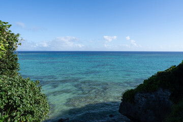 ニャティヤ洞の上から見た沖縄の海