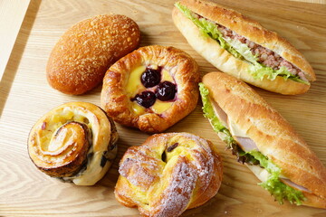 菓子パン　調理パン