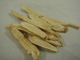 Wild Astragalus Root (Astragalus membranaceus) - Dried Korean Medicinal Herb