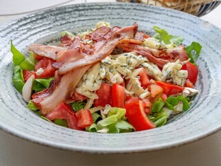 Fresh Salad with Bacon and Blue Cheese