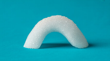 Crystal Curve A Delicate Arch in Sugar and Light (1)