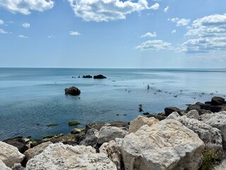 sea and rocks