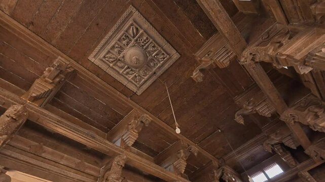 Thirukalukundram is known for the Vedagiriswarar temple complex, popularly known as Kazhugu koil (Eagle temple). This temple consists of two structures, one at foot-hill and the other at top-hill.	