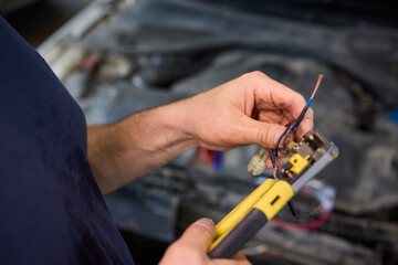 Electrical Wire Stripping in Automotive Repair is essential for successful installations