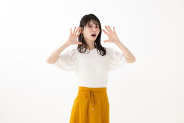 びっくりする女性