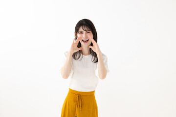 声を出す女性