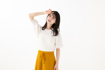 暑がる女性