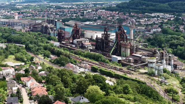 vue a&eacute;rienne des anciens hauts fourneaux d'Hayange dans la vall&eacute;e de la Fensch en Lorraine.
