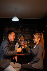  Couples celebrate birthday parties and holidays, happy life at night at nightclub