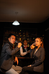  Couples celebrate birthday parties and holidays, happy life at night at nightclub