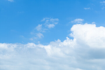 Obraz premium Background of blue sky with big white cloud