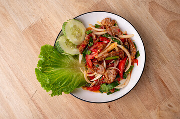 thai spicy pork salad