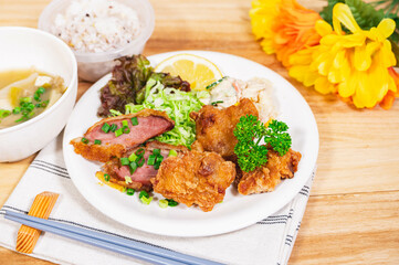 合鴨ロースのフライと鶏の唐揚げ