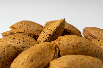 Raw almonds