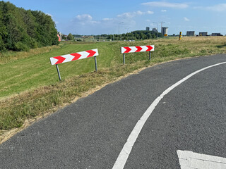 Dutch bicycle road marking for sharp bend