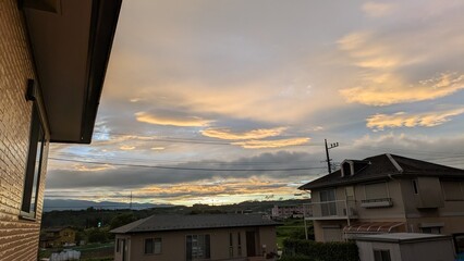 夕日に染まった雲と空