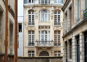 Fototapeta premium Elegant exterior of an old building with ornate architecture