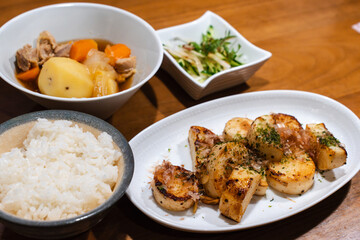 Japanese Dinner with Grilled Yam, Nikujaga and Rice / 焼き長芋と肉じゃがの和食夕食
