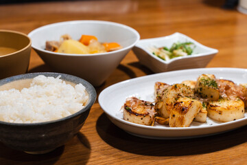 Japanese Dinner with Grilled Yam, Nikujaga and Rice / 焼き長芋と肉じゃがの和食夕食
