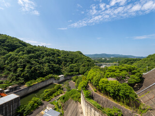 兵庫県川西市の一庫ダム下流の風景