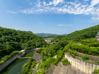 兵庫県川西市の一庫ダム下流の風景