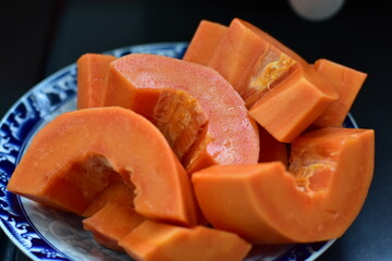 Ripe papaya, sliced, papaya slice fruits