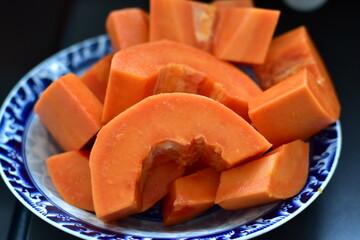 Ripe papaya, sliced, papaya slice fruits