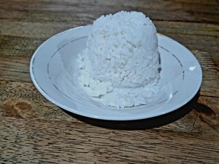 A plate of white rice
