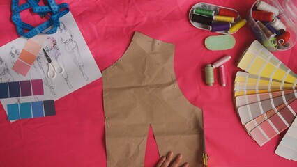 Exploring Fashion Design Process with Fabric and Tools