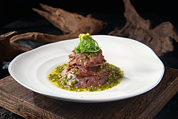 Delicious Chinese cold dish: chopped pepper and five-spice beef shank