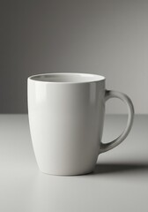 Fototapeta premium シンプル白マグカップ 静かな光と影の演出