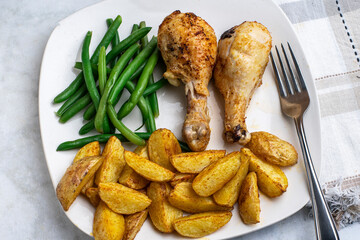 chicken drumsticks  with green beans