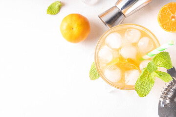 Tangerine sweet and sour lemonade drink