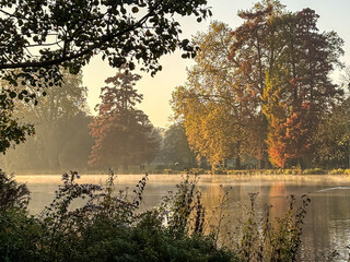 Street view of Bois de Vincennes, France