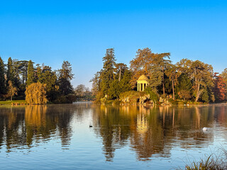 Street view of Bois de Vincennes, France