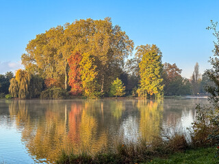 Exploring the Vibrant Streets of Bois de Vincennes, France
