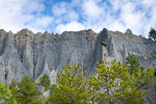 Montagne des demoiselles coiff&eacute;es dans les hautes alpes