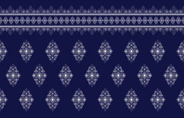 Geometric ethnnic oriental seamless pattern. Tribal ethnic vector texture. Seamless striped pattern in Aztec style. Design for fabric, clothing, carpet, scarf. Ikat pattern. Malayu patterns.