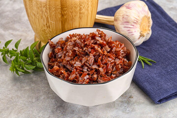 Red steamed rubine rice garnish
