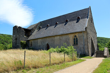 Die Wallfahrtskirche Bleidenberg oberhalb der Mosel bei Alken. Aussicht vom Traumpfad Bleidenberger...
