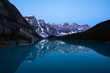 Lake Moreain Dawn - Banff National Park