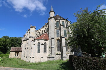 La collégiale Notre-Dame de l'Assomption, église gothique,  ville de Crécy le Chapelle,...