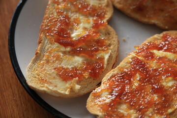 orange marmalade toasts